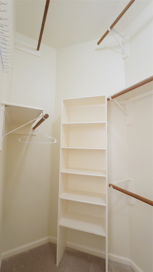 Building Photo - 16215 Brinton Ct