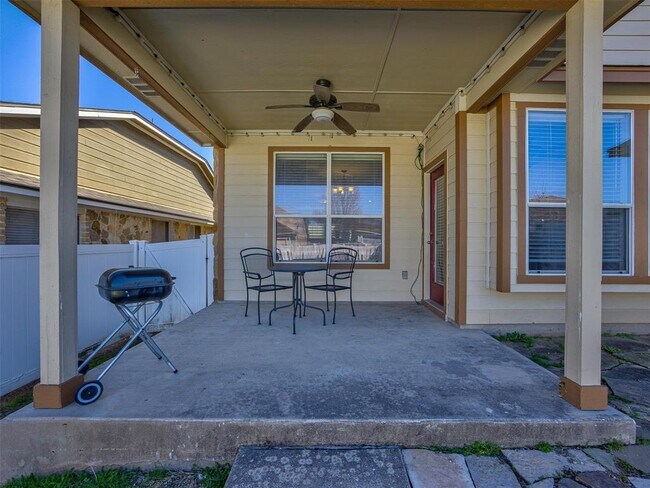 Building Photo - 120 Gila Cliff Dr