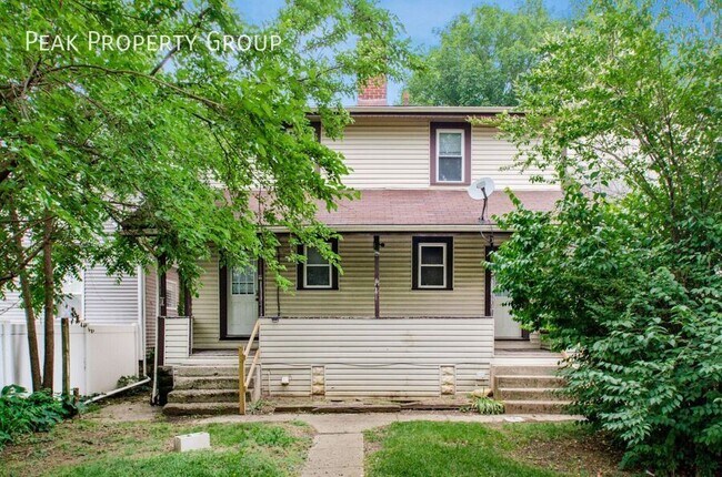 Building Photo - 383 E 13th Ave