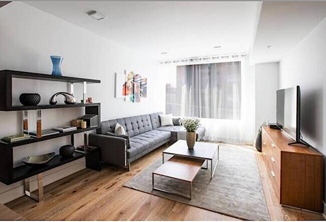 Building Photo - 1101 Grand St