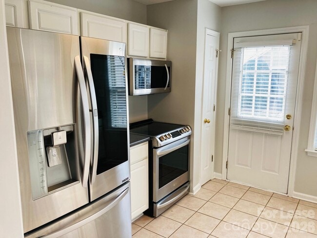 Building Photo - 8004 Strandhill Rd