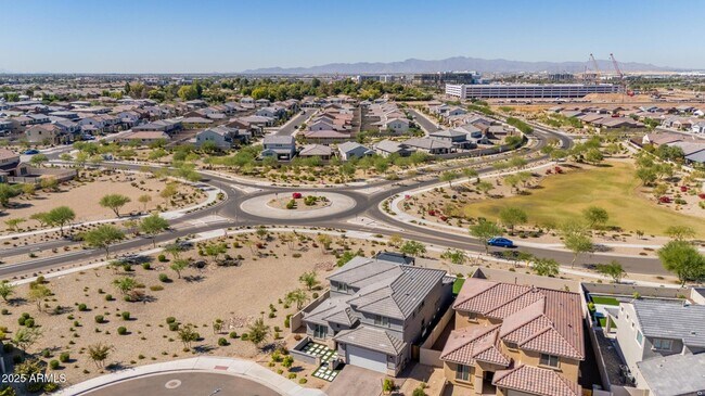 Building Photo - 5654 N 88th Ln