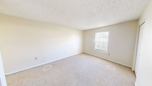 Building Photo - 5566 Garden Ridge