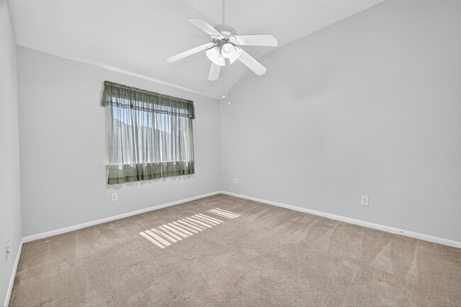 Building Photo - 14007 Hillingdale Ln