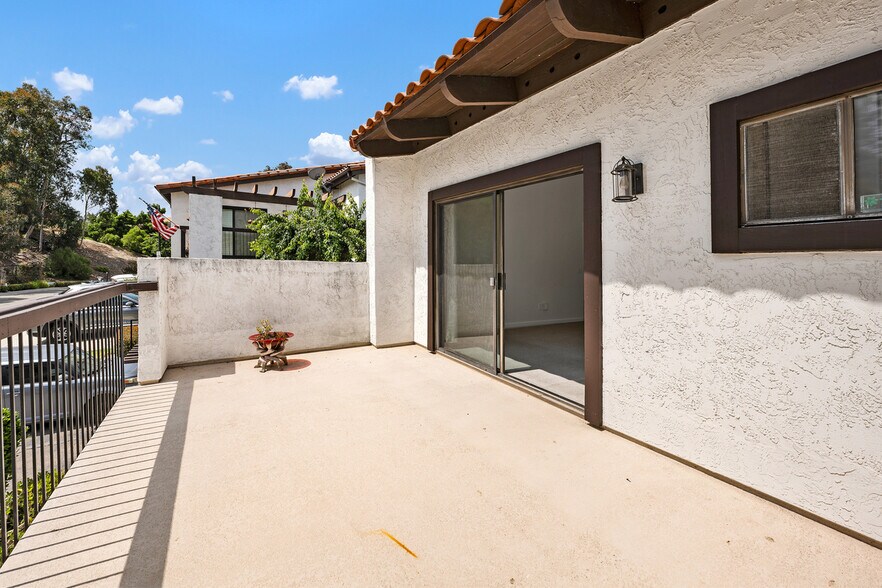 Building Photo - 1047 Santa Helena Park Ct