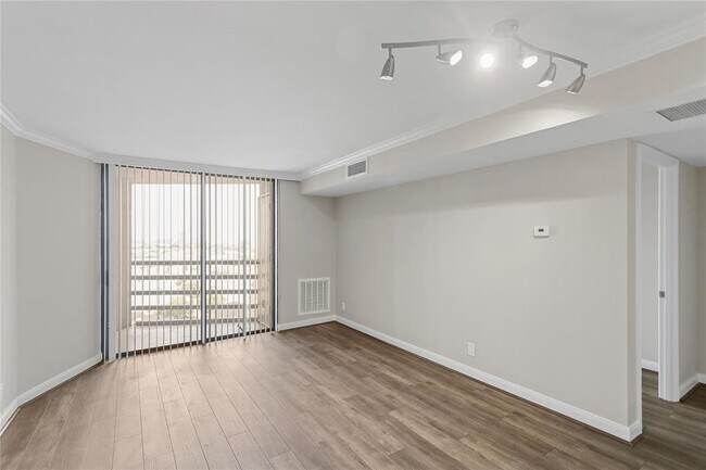 Building Photo - 3525 Sage Rd