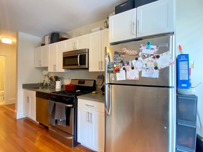 Building Photo - Spacious two bedroom in Brookline