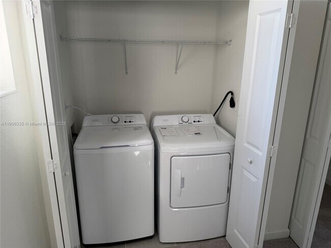 Building Photo - 2426 SE 26th Ln