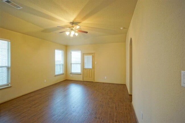 Building Photo - 6139 Grassy Haven Ln