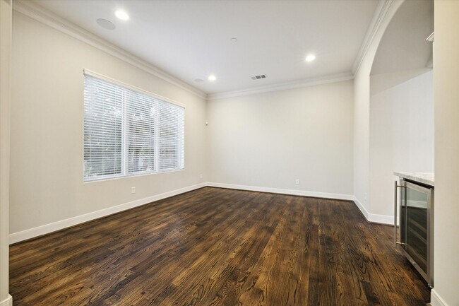 Building Photo - 6008 Park Cir Dr
