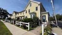Building Photo - 2 BR with hardwood, private entrance/deck,...