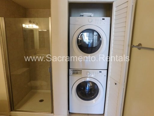 Building Photo - Spacious Updated 2bd/2ba Downtown Condo - Great Location!