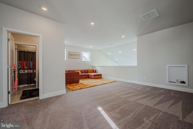 Building Photo - 34238 Graham Cir