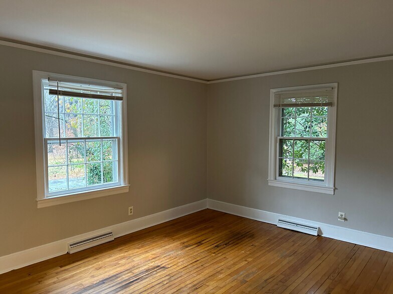 Building Photo - 1405 Mimosa Dr
