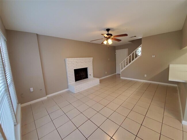 Building Photo - 9008 Sanger Dr