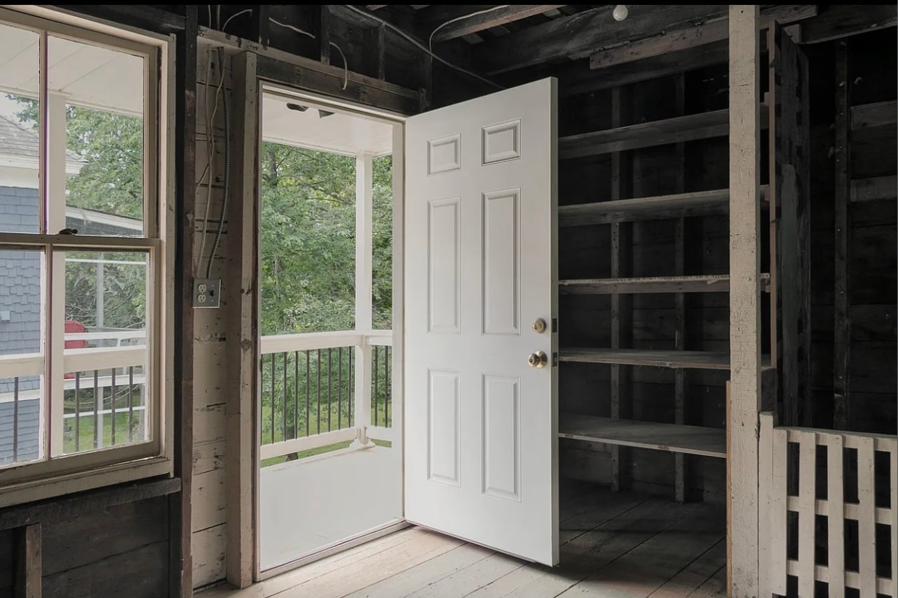Mud room off deck with loads of storage and room for bikes etc. - 110 Graham St
