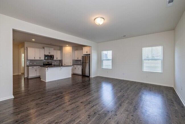 Building Photo - BEAUTIFUL 3 Bedroom Townhome Bonterra Village AVAILABLE NOW