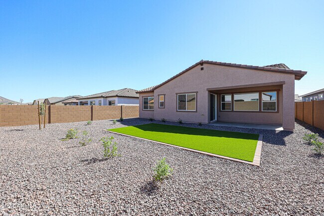 Building Photo - 7702 W Jackrabbit Ln