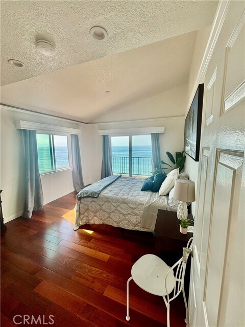 Building Photo - 268 Avenida Montalvo