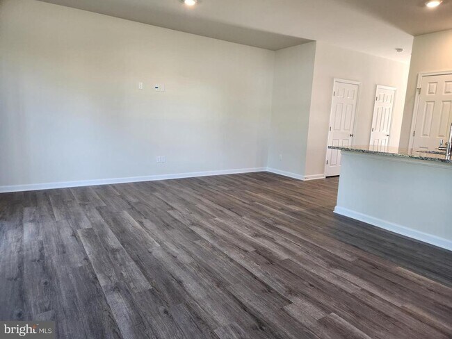 Building Photo - 212 Caterpillar Dr