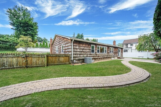 Building Photo - 386A Glen Cove Ave