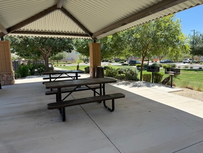 Building Photo - Sycamore Farms rental