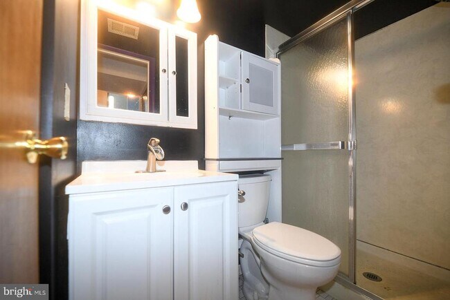 Building Photo - 1114 Ellingwood Dr