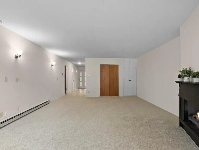 Building Photo - 870 Park Ave
