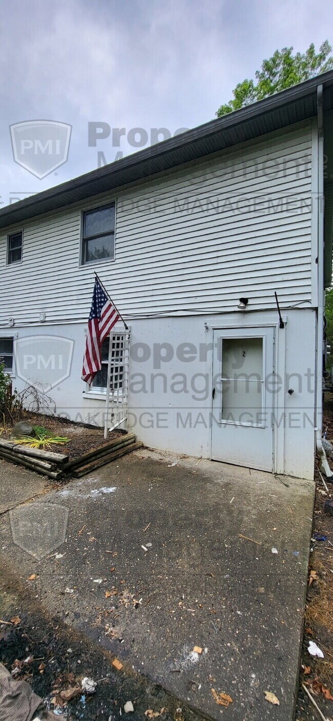 Building Photo - 2 Bedroom Country apartment