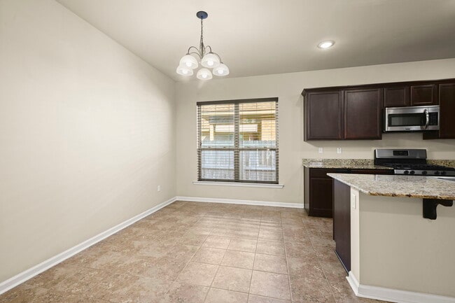 Building Photo - 37184 Sills Dr