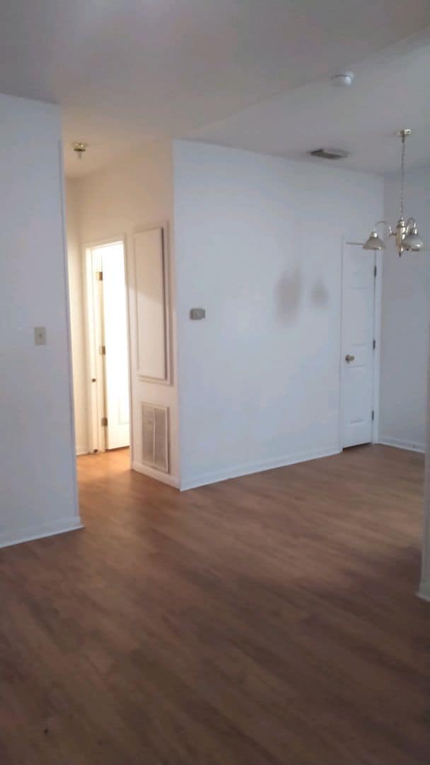 Building Photo - Monthly Paid Rent