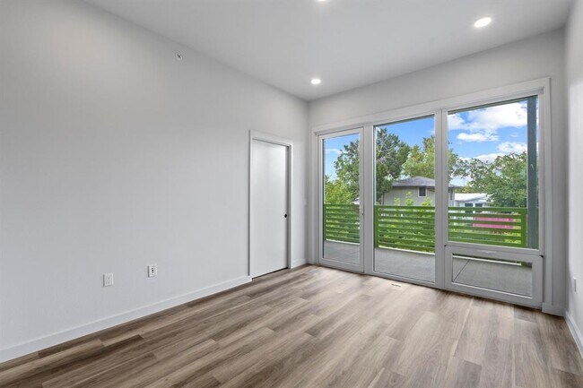 Building Photo - 4004 Banister Ln