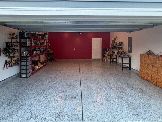 Building Photo - 4 Bedroom, 2.5 Bathrooms in Watson Hill - Summerville