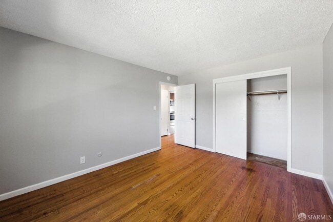 Building Photo - 1543 Berrellesa St