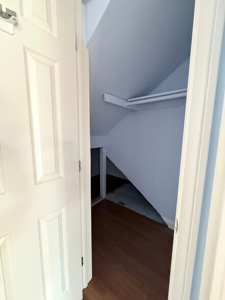 Building Photo - 6015 S Wilton Pl