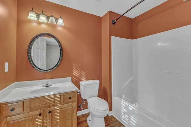 Building Photo - 3 Bedroom Brick Front Carraige Downs Townhome In Desirable Apex