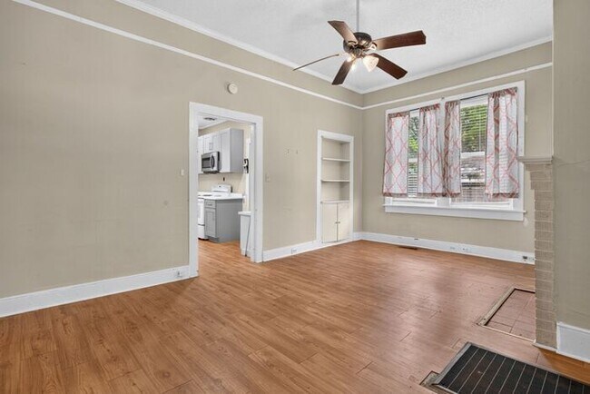 Building Photo - 3 Bedroom House in Olympia