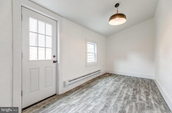 Building Photo - 2434 E Dauphin St