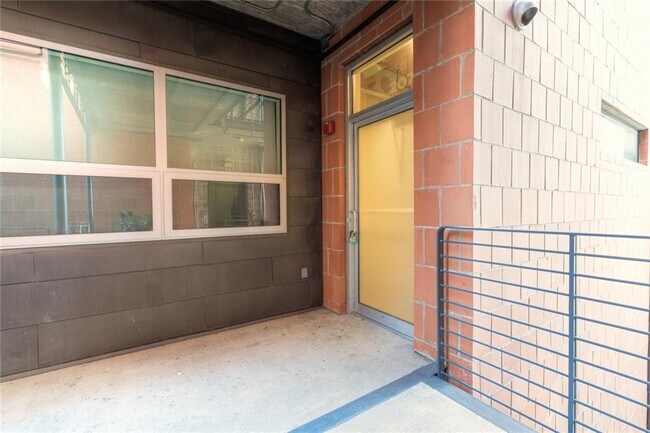 Building Photo - 1401 Eva St