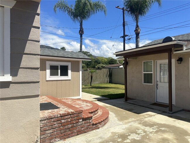 Building Photo - 162 N Barranca Ave