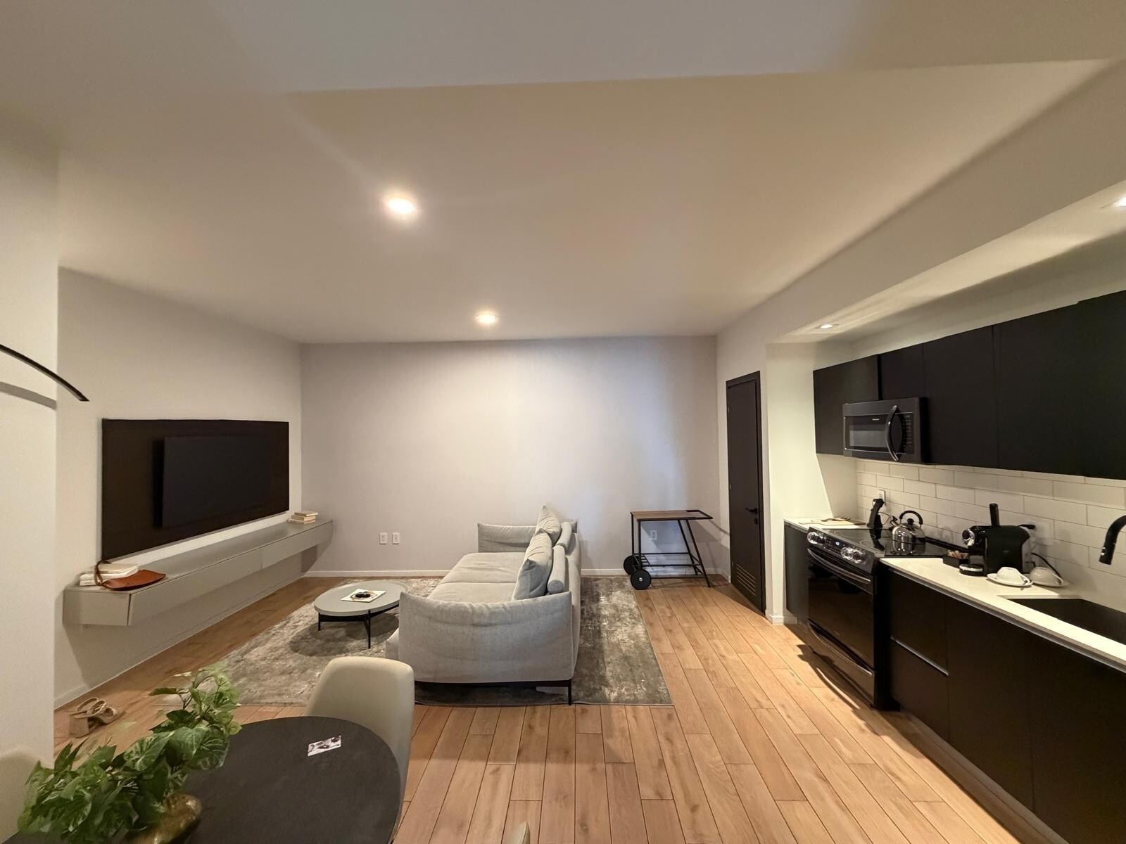 Building Photo - 398 NE 5th St