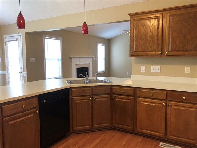 Building Photo - 112 Pine Orchard Ct