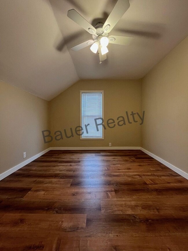 Building Photo - Beautiful 4 Bedroom on Ashland's South Side