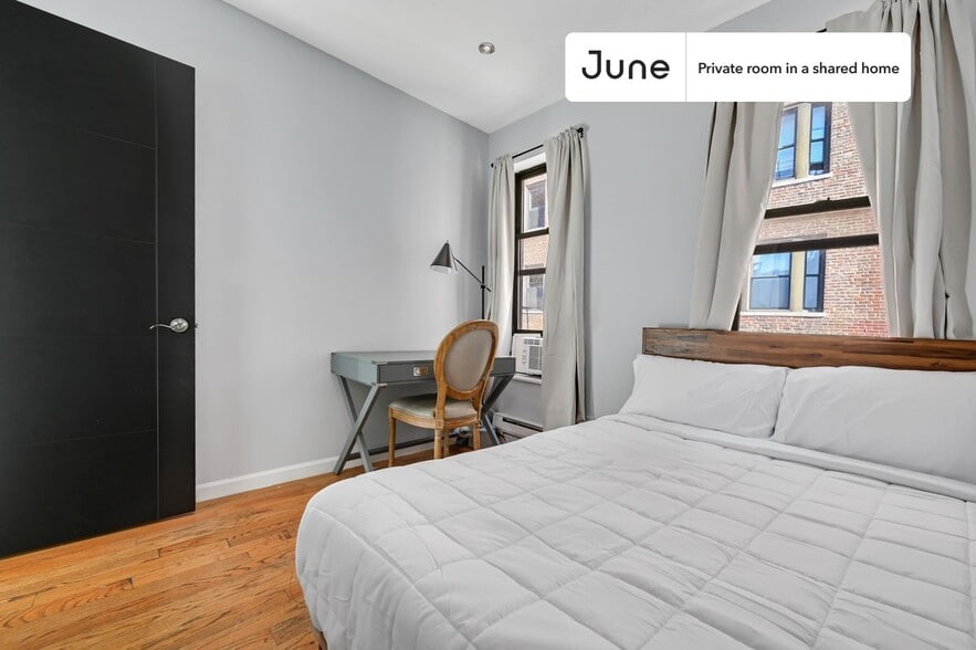 Building Photo - Private bedroom in 4 bed/1.5 bath Home