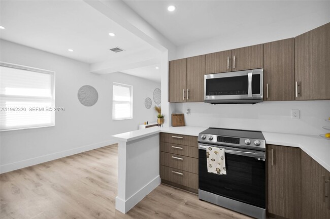 Building Photo - 6540 SW 4th St