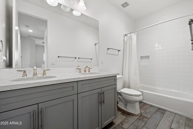 Building Photo - 3030 N 38th St