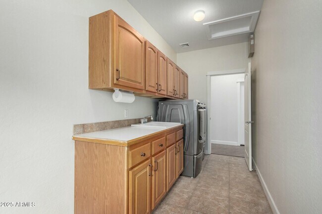 Building Photo - 9768 W Prospector Dr