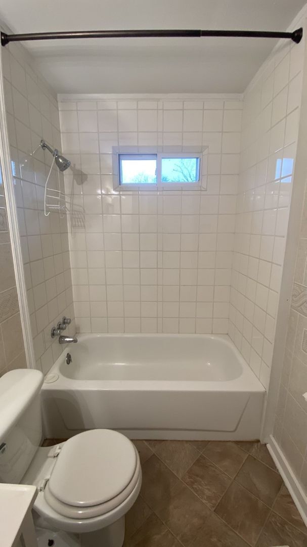 Building Photo - 3 Bedroom, 1 Bathroom Home Close to Fort L...