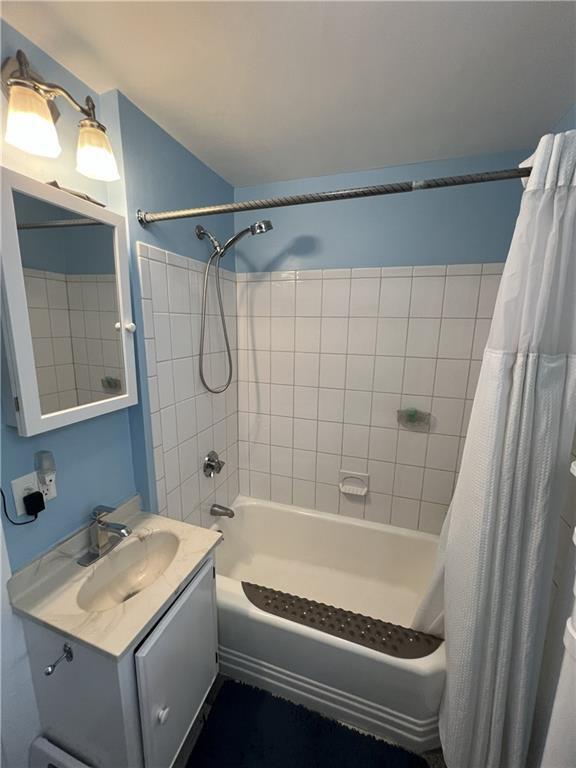 Building Photo - 13 Newport Ave