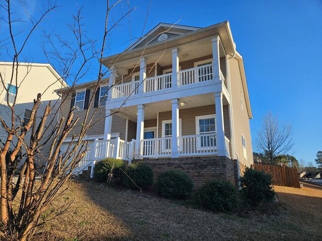 Building Photo - Beautiful Wellesley Home with a Corner Lot